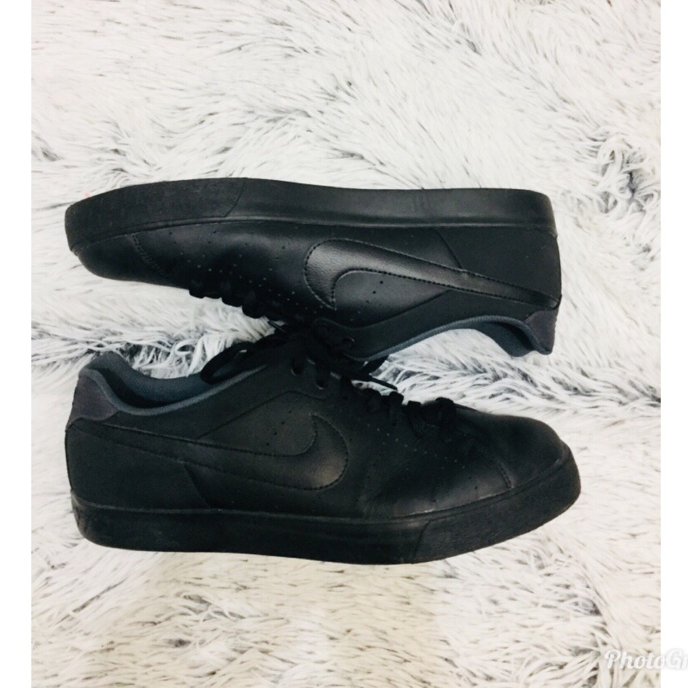 Black Nike’s Size 11